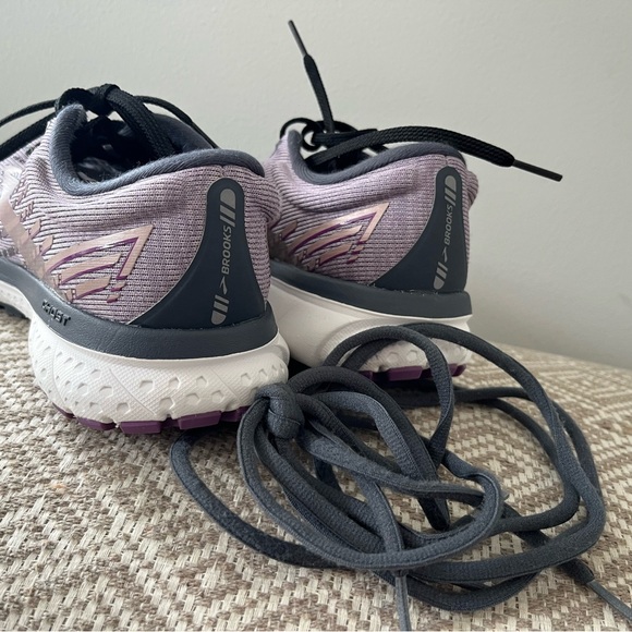 Brooks Women's Athletic Shoes Ghost- Purple and Gray - Picture 11 of 11